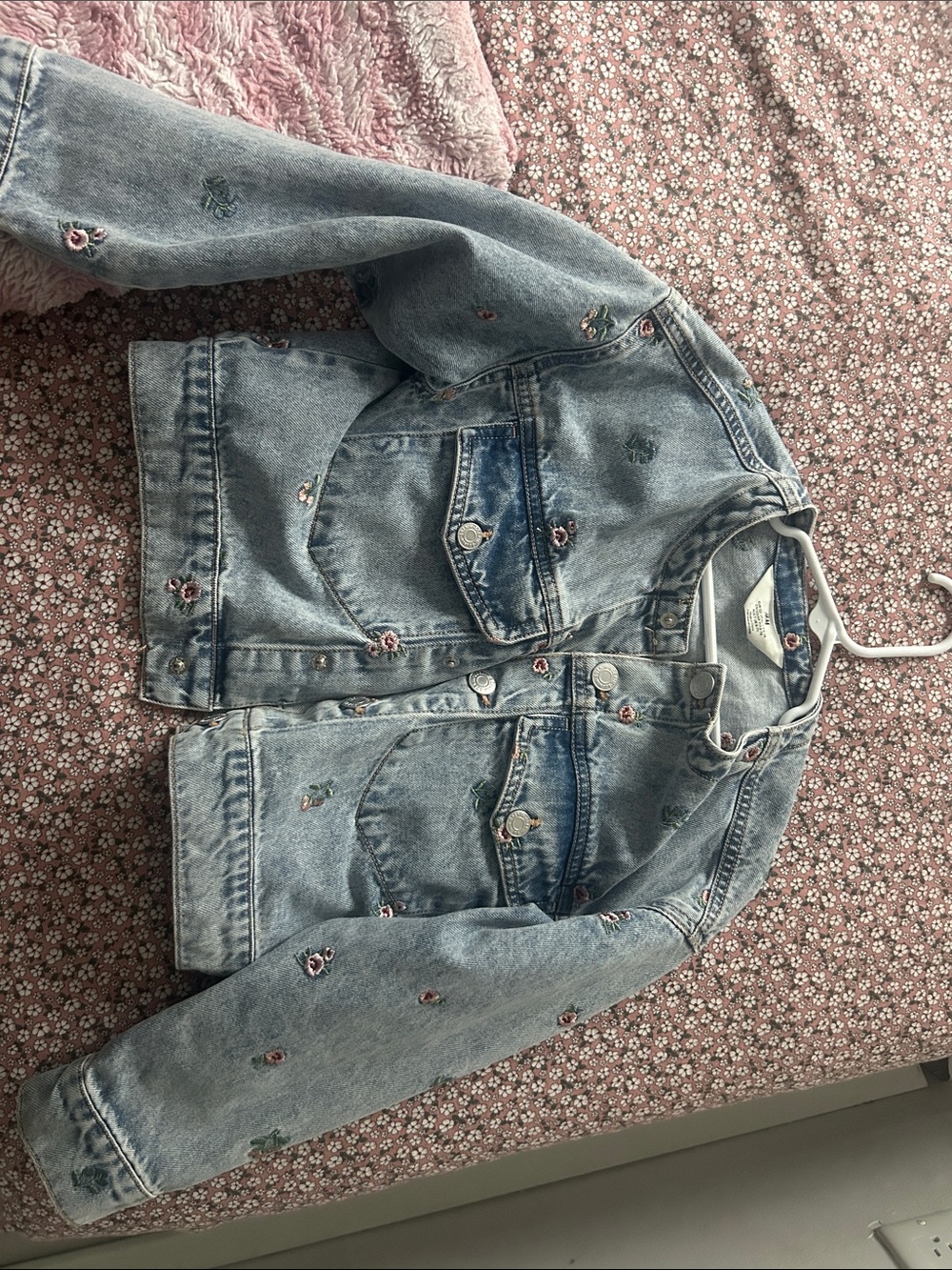 H&M 6x Light Wash Embroidered Floral Denim Jacket